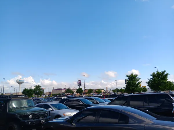 Water tower leak at Lake Hefner in Oklahoma City freezes exterior, prompting public safety warning