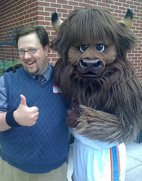 Traveling snow sculptor Rex Hanck builds towering Thunder mascot Rumble during Oklahoma City snowstorm
